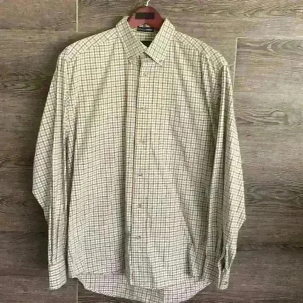 Ivy Crew‎ shirt